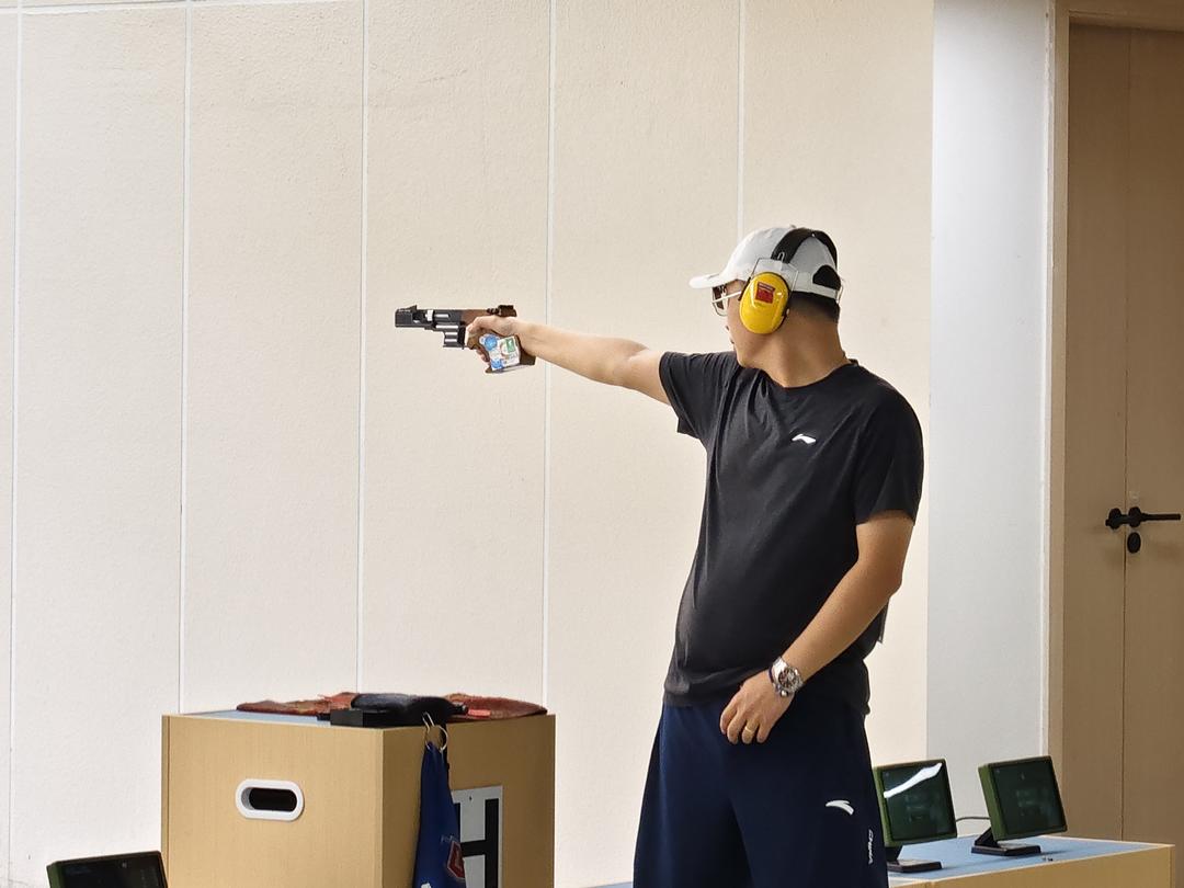 两轮比赛打, 与她一同出, 发过后 两轮比赛打, 与她一同出, 发过后